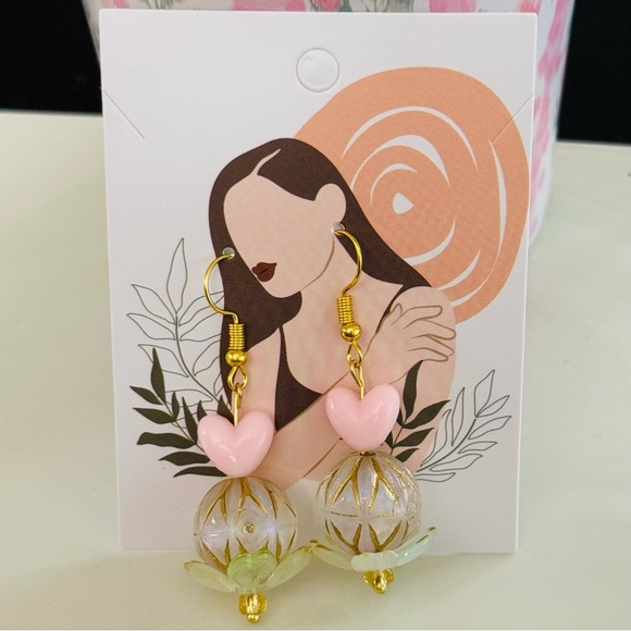 Jewelry - Elegant Pink and Gold Heart Earrings